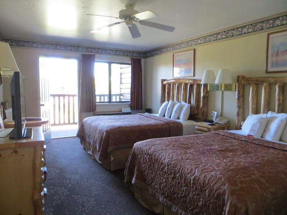 Super 8 By Wyndham Bridgeview Of Mackinaw City Exterior foto