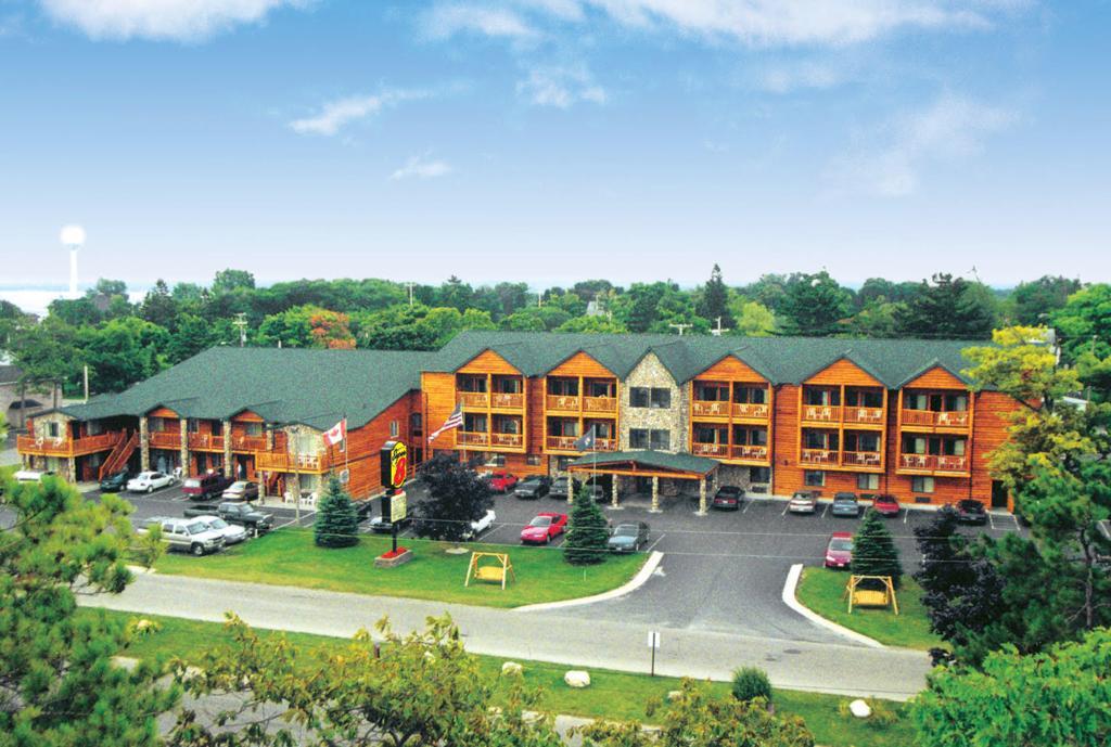 Super 8 By Wyndham Bridgeview Of Mackinaw City Exterior foto